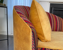 Load image into Gallery viewer, Chair