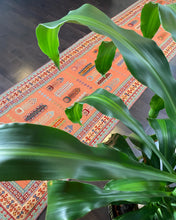 Load image into Gallery viewer, Runner rug