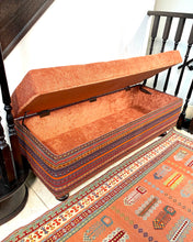 Load image into Gallery viewer, Bench