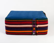Load image into Gallery viewer, Pouf ottoman

