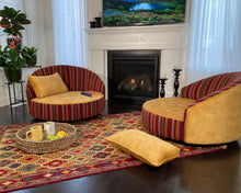 Load image into Gallery viewer, Chair
