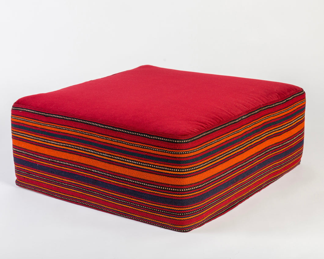 Pouf ottoman