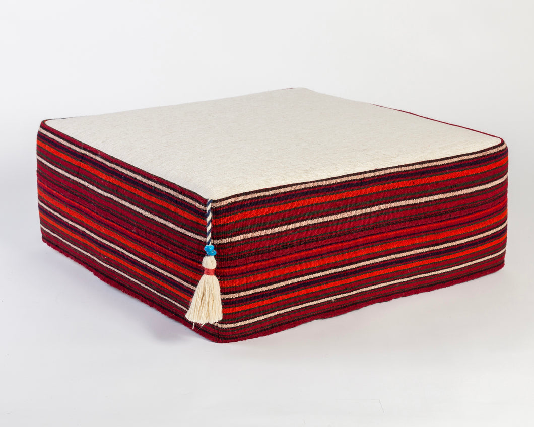 Pouf ottoman